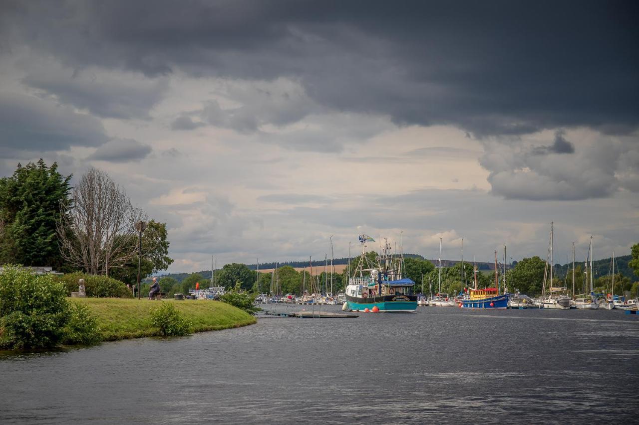 Caledonian Canal Studio Inverness Extérieur photo
