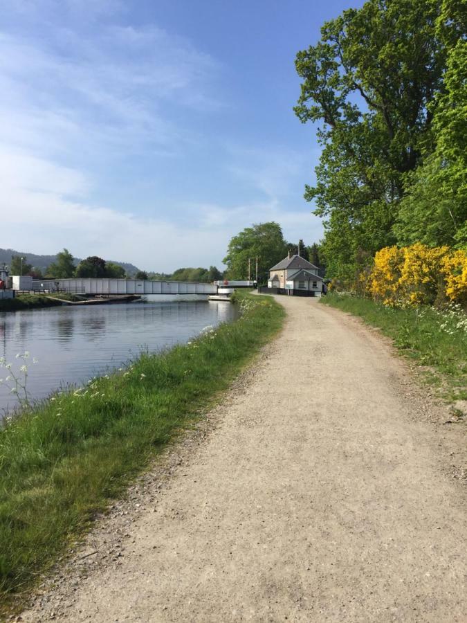 Caledonian Canal Studio Inverness Extérieur photo
